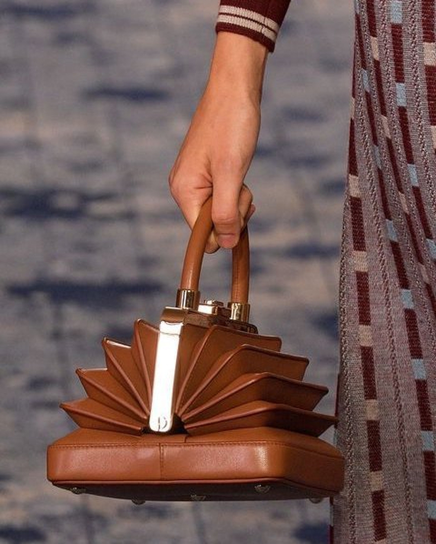 Сумасшедшие сумки: топ-5 аксессуаров со странным дизайном