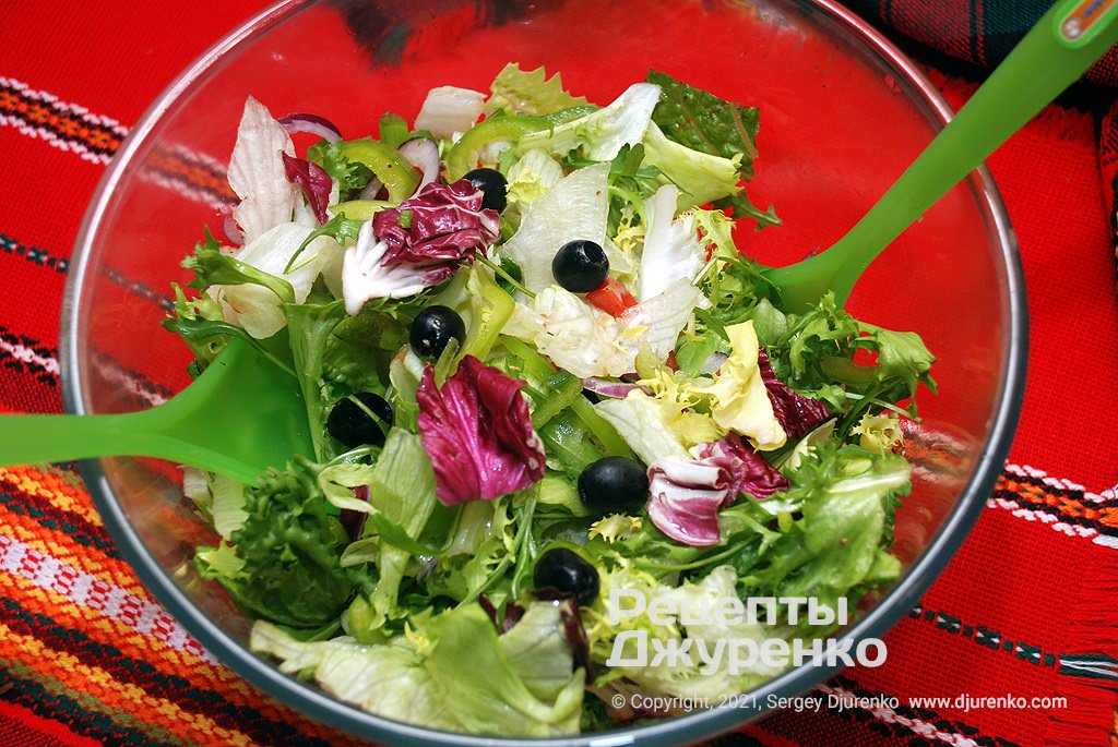 Кулинар дал рецепт вкуснейшего итальянского салата: на готовку всего несколько минут!