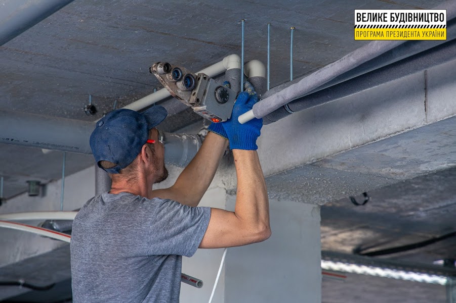 В Днепропетровской области "с нуля" строят два современных бассейна