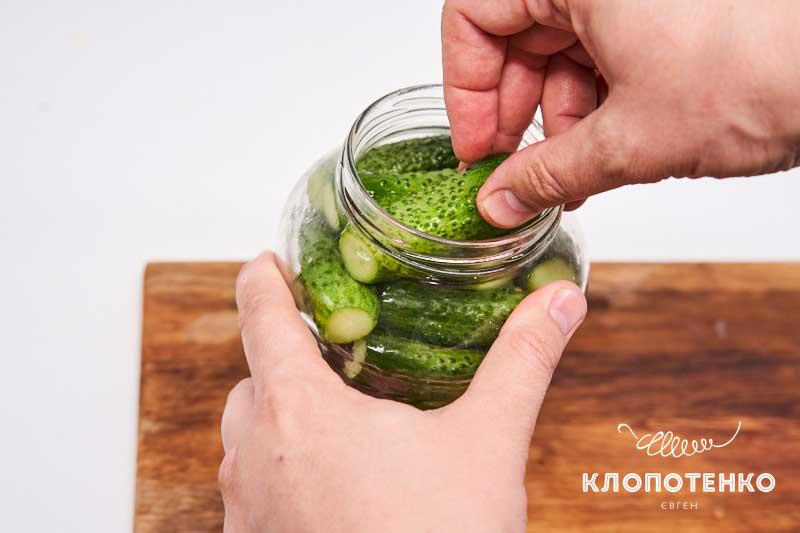 Клопотенко раскрыл секрет идеальных огурцов с кетчупом чили: вкус "взорвет" ваши рецепторы!