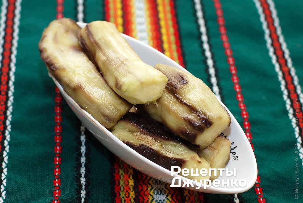 Кулинар поделился рецептом баклажанной икры "по-народному": пригодится микроволновка