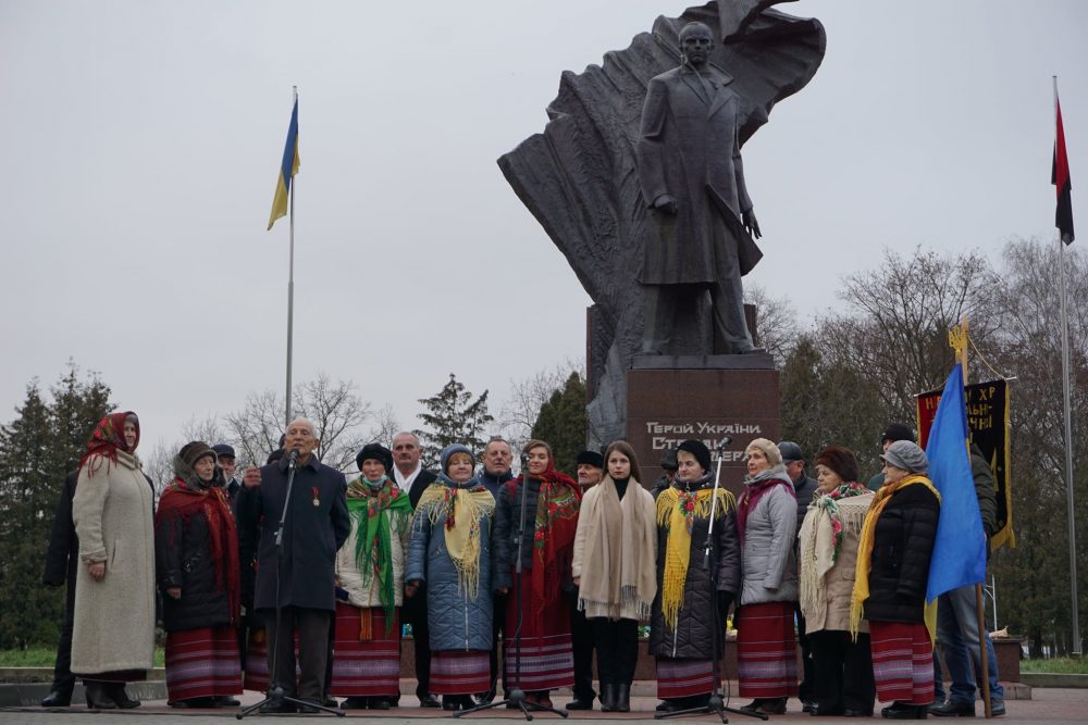 В городах Украины ярко и необычно отметили день рождения Бандеры: как это было