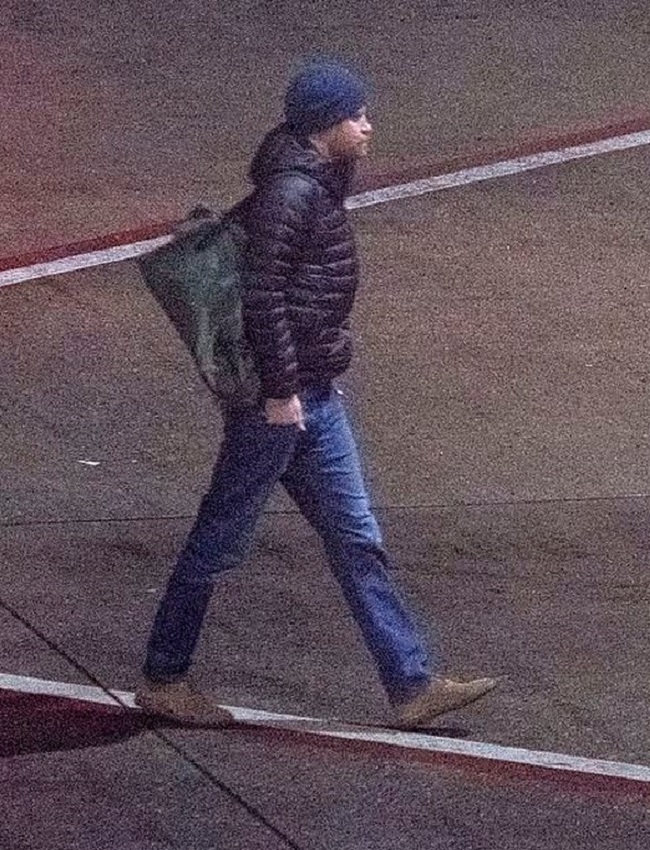 Меган Маркл засекли на прогулке: с Арчи, собаками и телохранителями