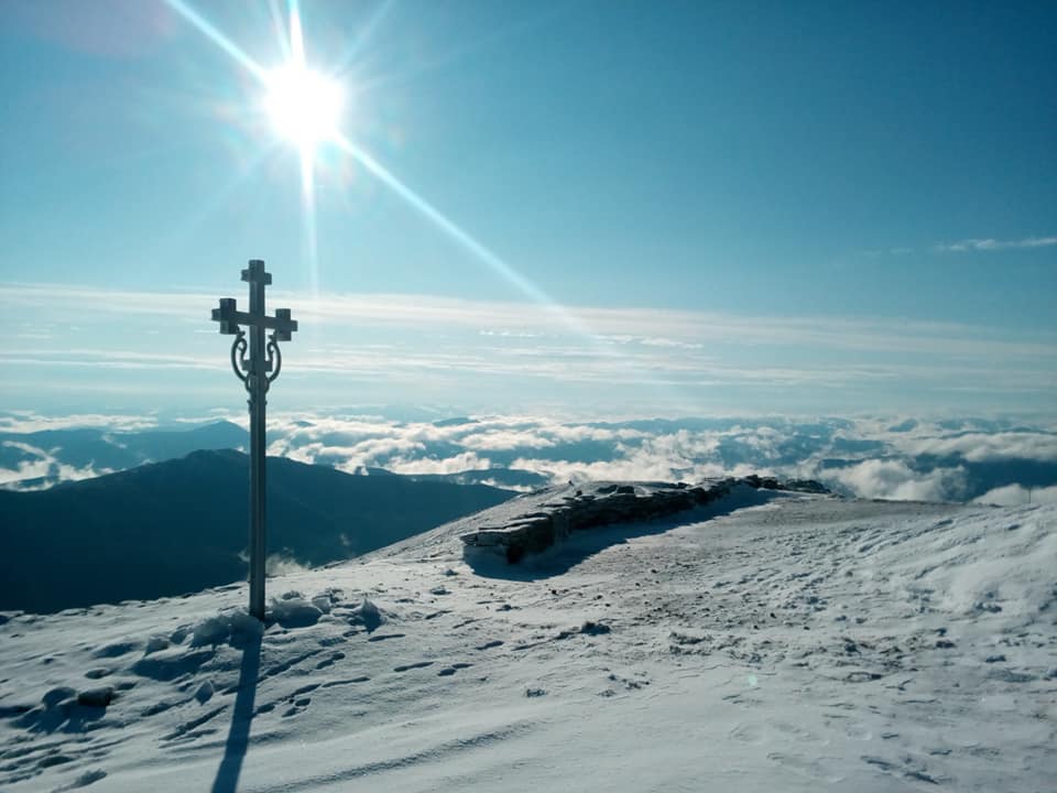 Українські Карпати засипало снігом: з'явилися фантастичні фото