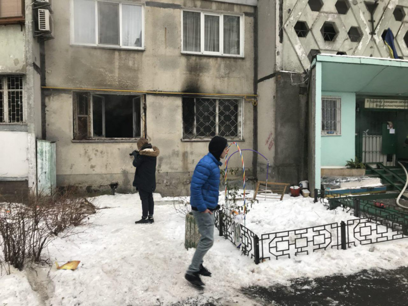 У Києві на пожежі багатоповерхівки загинула людина, ще 2 травмовано