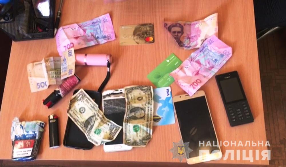 В Одессе муж выбросил жену с балкона квартиры: все подробности