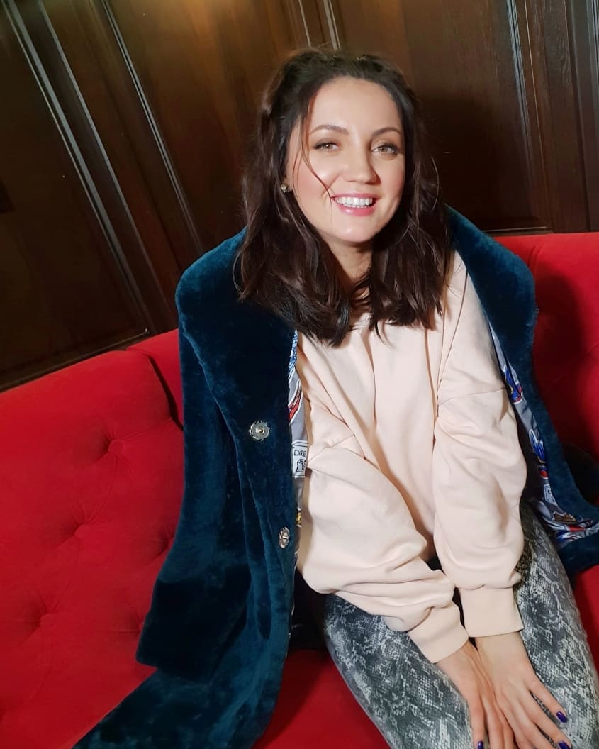 Намагалися не розчавити авто: відома співачка розповіла про важливість добрих справ