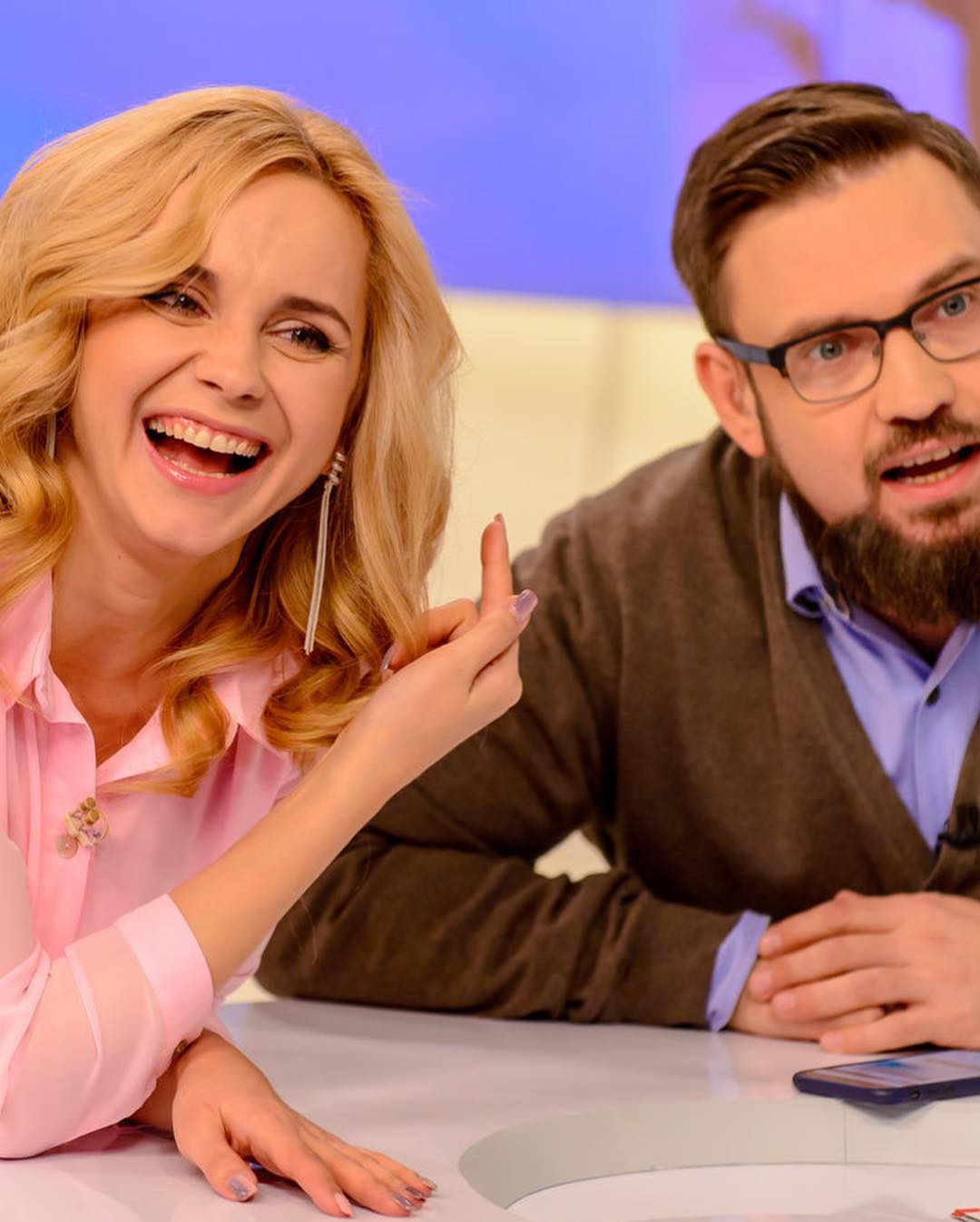 Сплошной позитив: Лилия Ребрик босиком станцевала "лунную походку" 