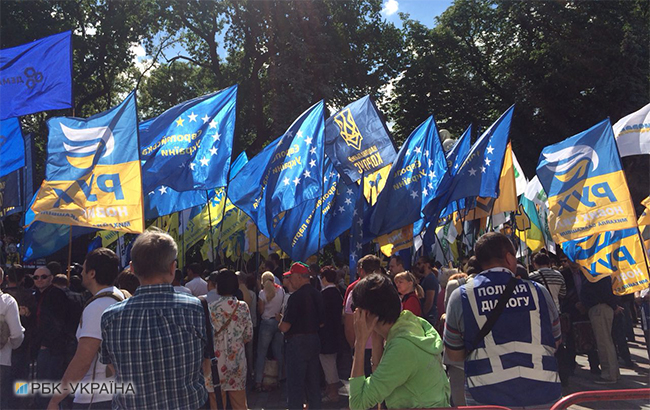 Под Радой проходит акция против выборов по закрытым спискам