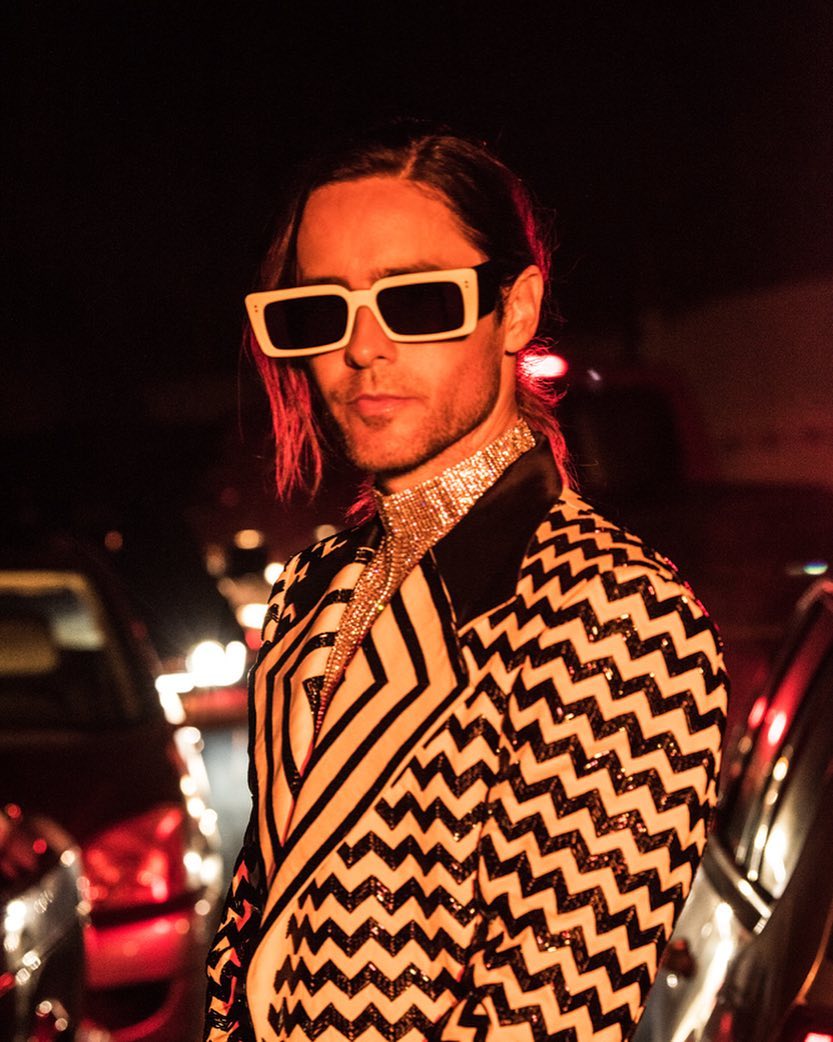 Обольстительный вампир: Джаред Лето заинтриговал образом в чокере из страз