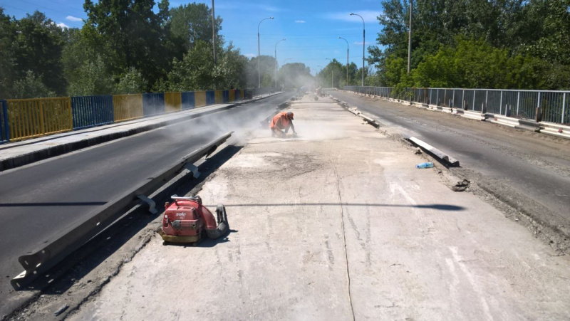 На Донбассе мост через Северский Донец подсветят за счет альтернативных источников энергии