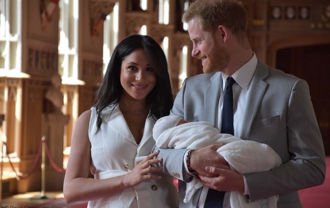 Меган Маркл и принц Гарри со скандалом крестили Арчи: первые официальные фото