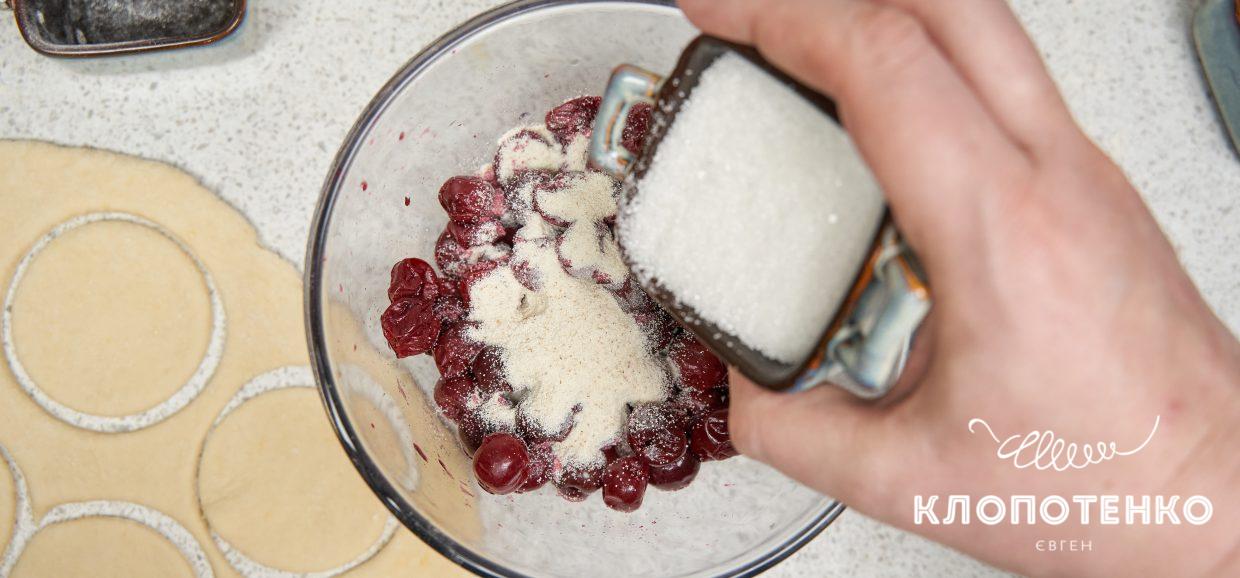 Клопотенко розсекретив таємний інгредієнт смачнющих вареників з вишнями