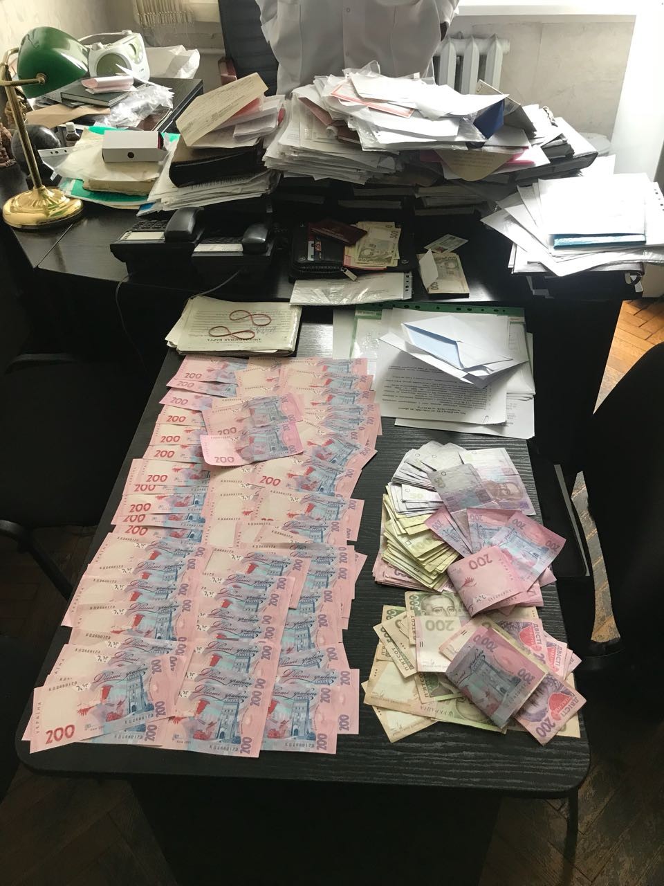 Правоохоронці викрили на хабарі голову медичного закладу МВС