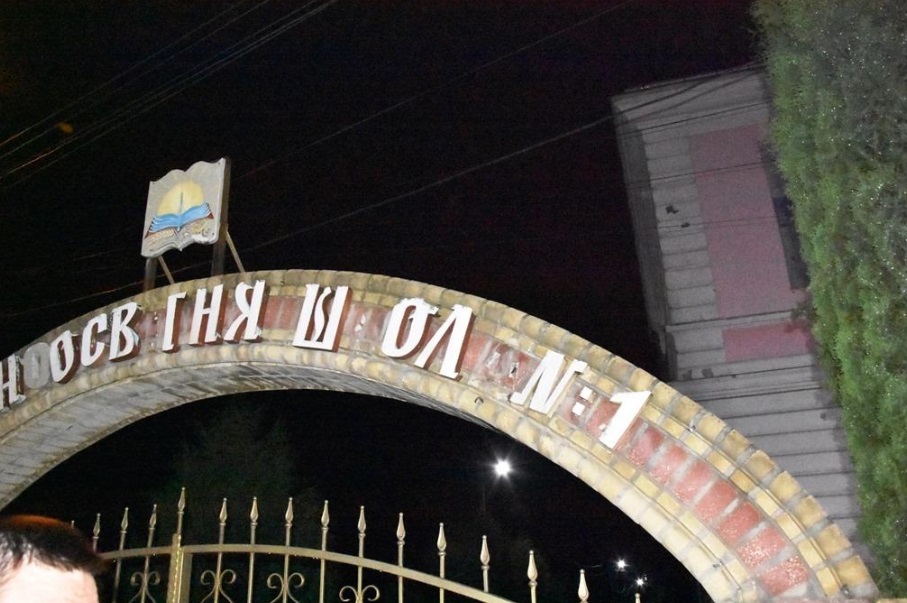 Під Чернівцями аномальний град потрощив автопарк поліції: фото і відео