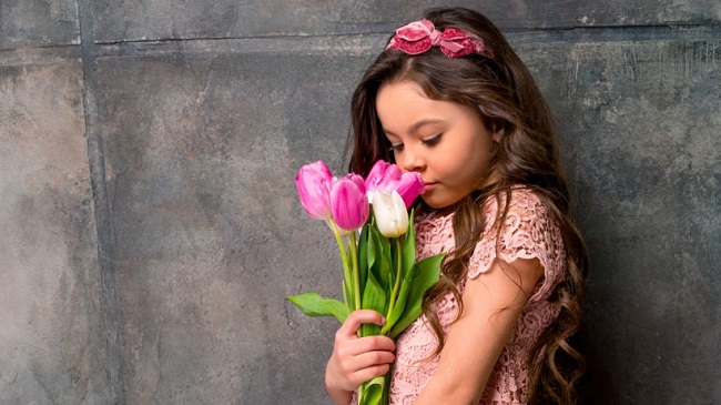 Листівки з 8 березня: гарні вірші і картинки для вітання