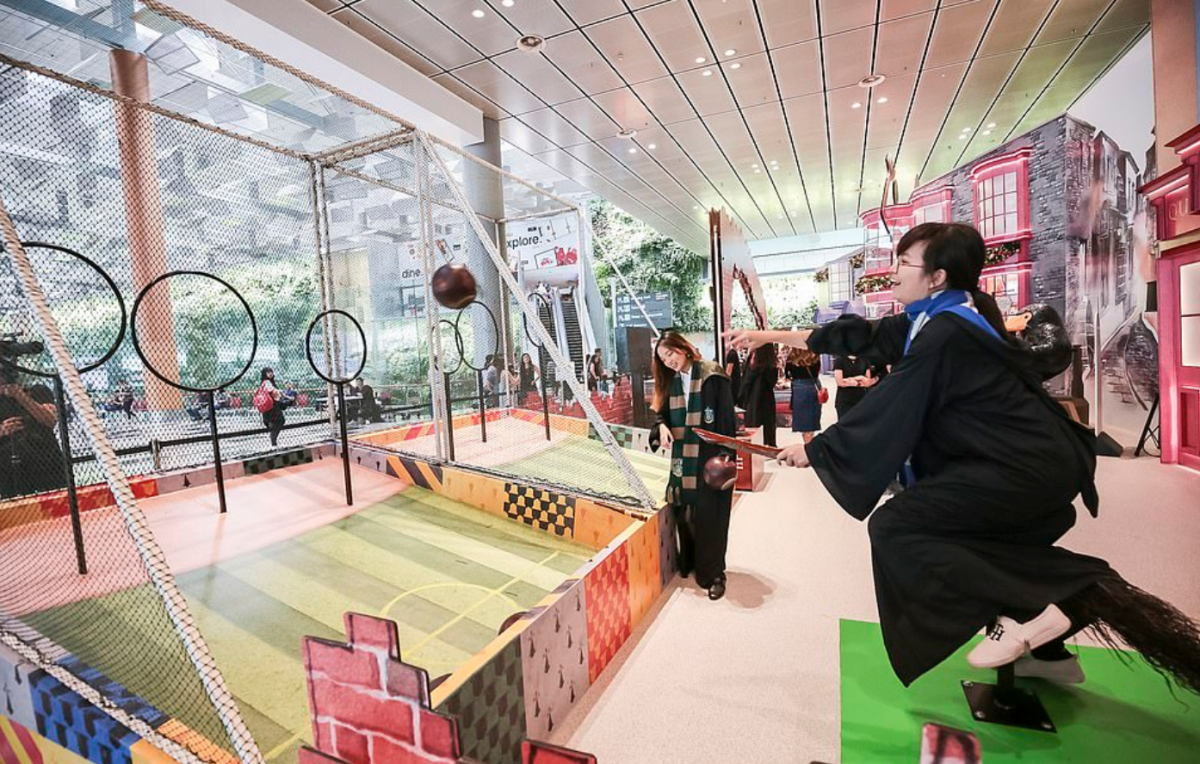 Аеропорт в Сінгапурі прикрасили до Різдва у стилі Гаррі Поттера