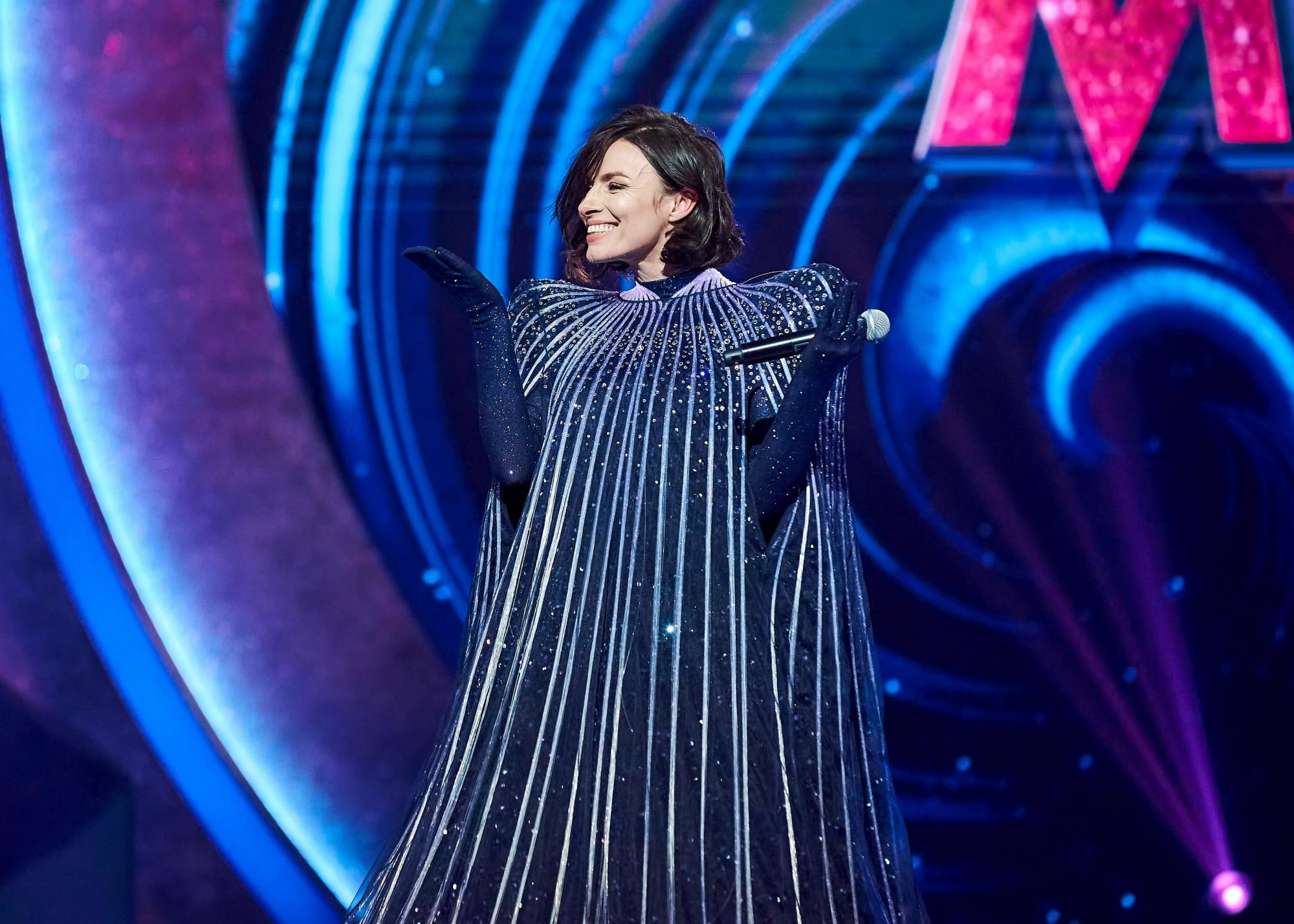 В шоу "Маска" рассекретили еще одного персонажа: кто скрывался в образе Месяца