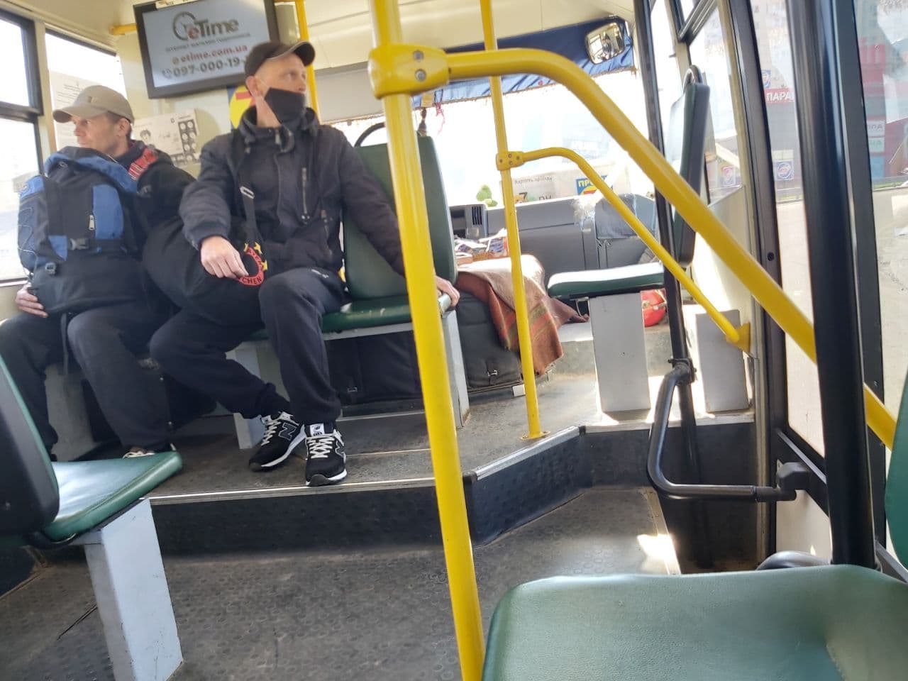 Жорсткий локдаун у Києві стартував: в маршрутки можна проскочити без спецперепустки