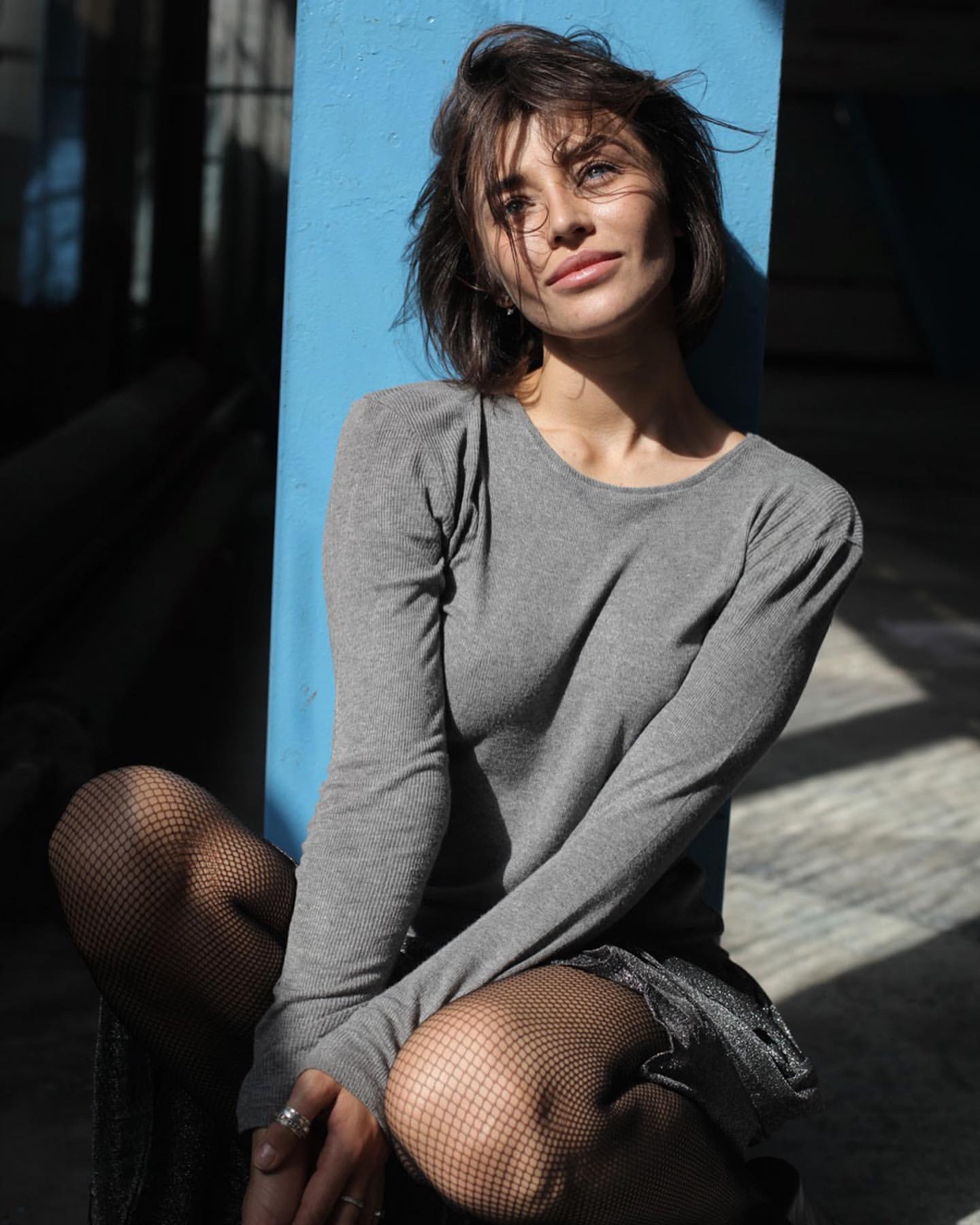 Лялечка! Зірка "Орла і Решки" звабила образі в сітчастих панчохах