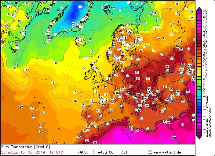 Погода снова лютует: где на выходных пройдут грозы и станет прохладнее