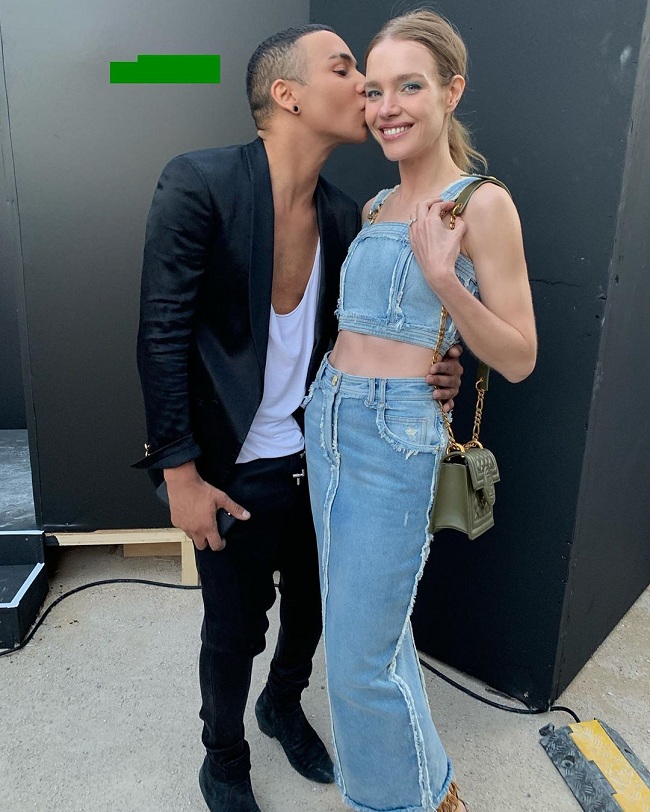 Літня і легка: Наталія Водянова захопила бездоганною фігурою в міні-комбінезоні