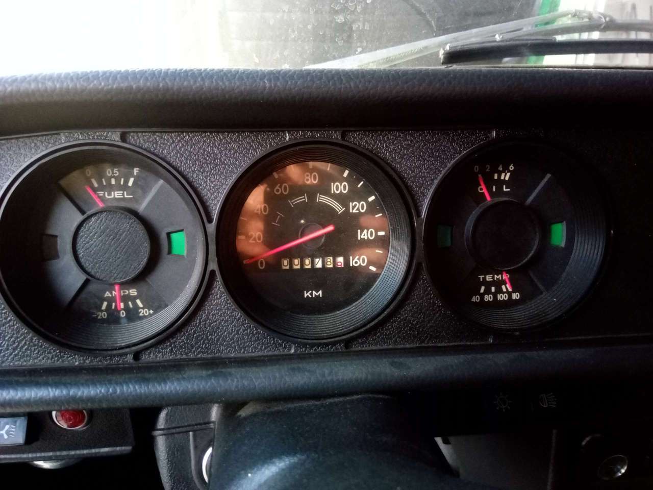 Стоит, как новая иномарка: в Италии выставили на продажу 42-летний "Москвич"