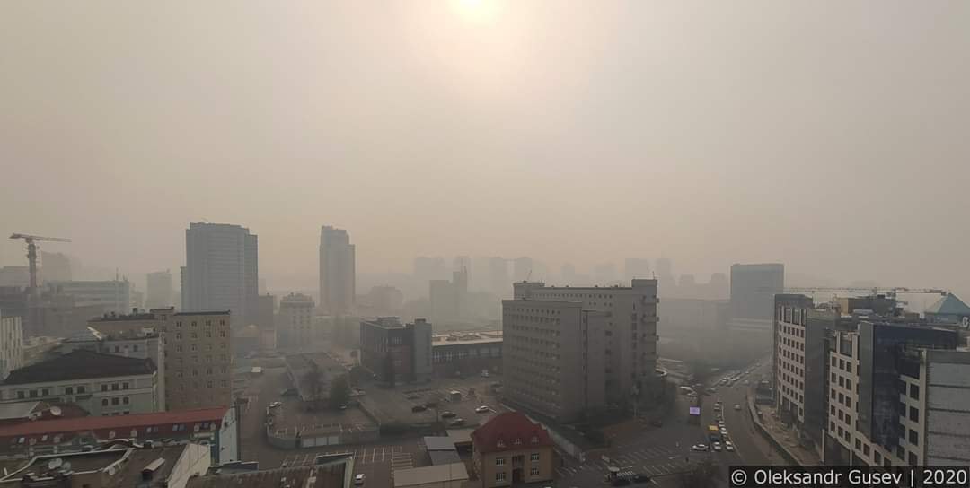 Смог у Києві: як змінилася ситуація і нові випадки підпалів (фото, відео)