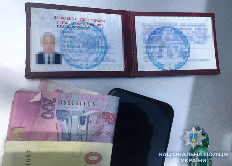 Правоохранители на взятке задержали замглавы "Укртрансбезопасности" Николаевской области