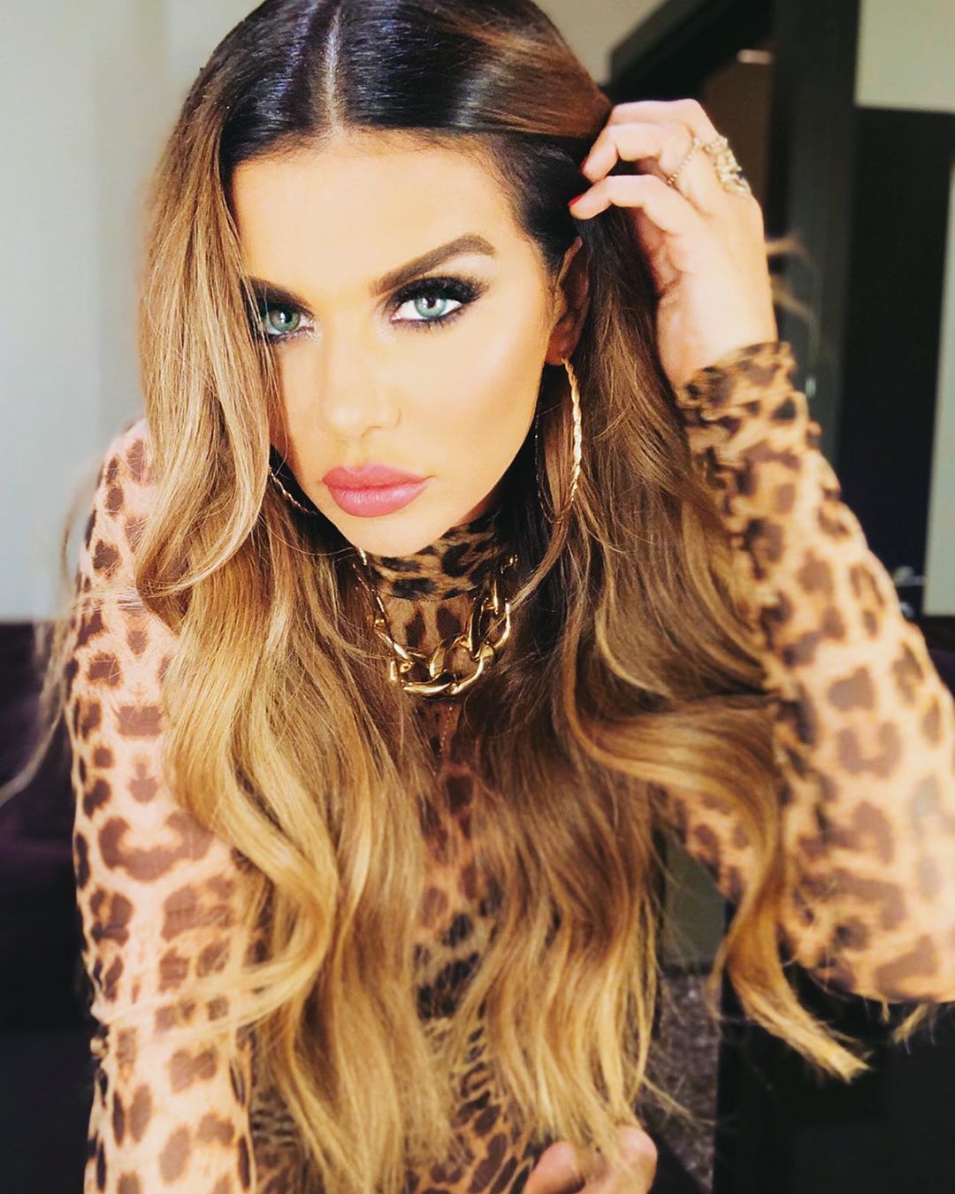 "Поза сили": Анна Сєдокова навчила простому способу для підвищення самооцінки