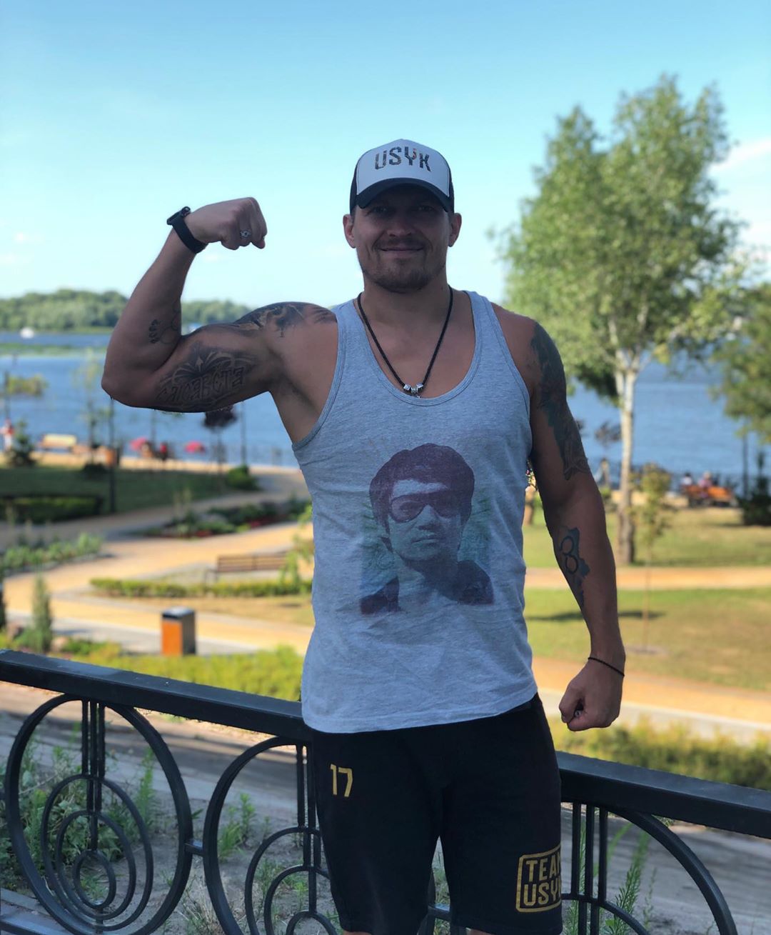 Усик мечтает, чтобы его похитили инопланетяне (видео)