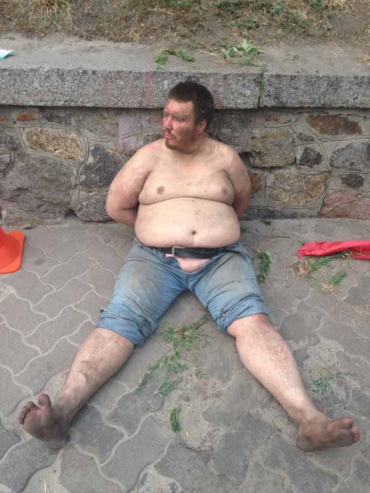 В Киеве разрушили мемориал Небесной сотни: кем оказался вандал