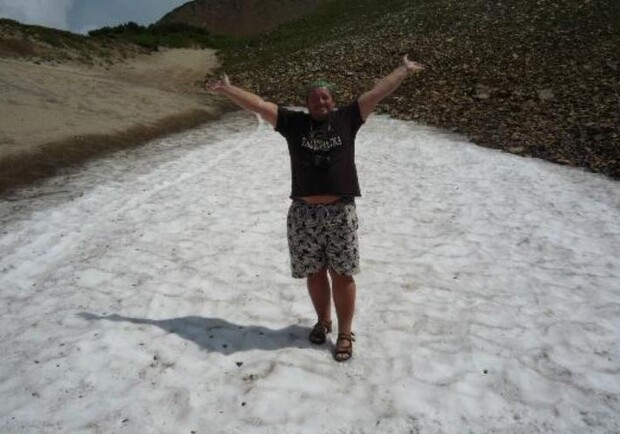 "Сніговий" град під Одесою переполошив українців: які ще сюрпризи готує погода (відео)