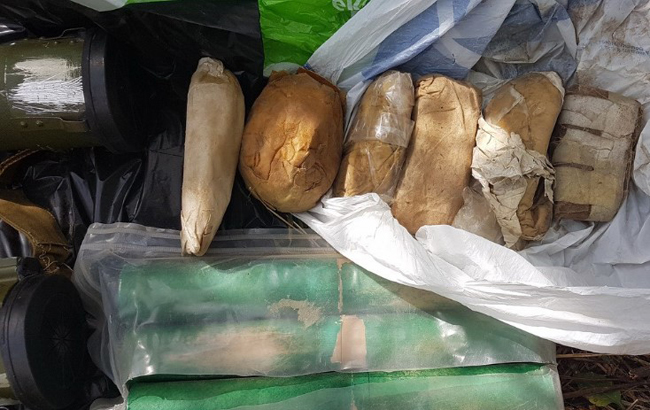 В Киеве СБУ изъяла арсенал оружия и боеприпасов