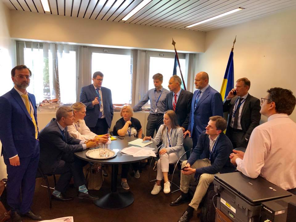 Ляпас Україні: чому з Росії зняли санкції у ПАРЄ