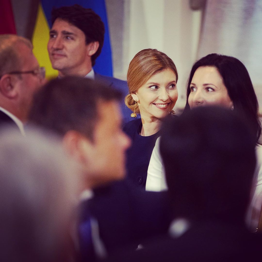 Безупречна: Елена Зеленская блистает в Торонто в новом элегантном образе