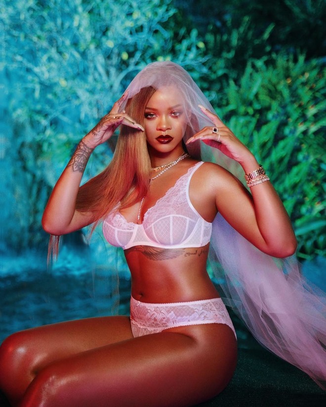 Рианна в образе невесты позировала в нижнем белье