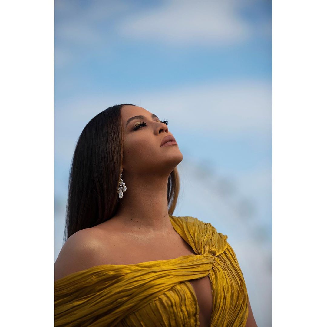 Чистое золото: Бейонсе блистает в Лондоне в роскошном платье от известного дизайнера