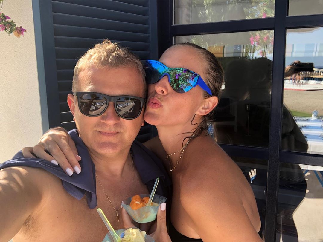 "Дуже зворушливо!" Осадча з Горбуновим показала поцілунок на камеру