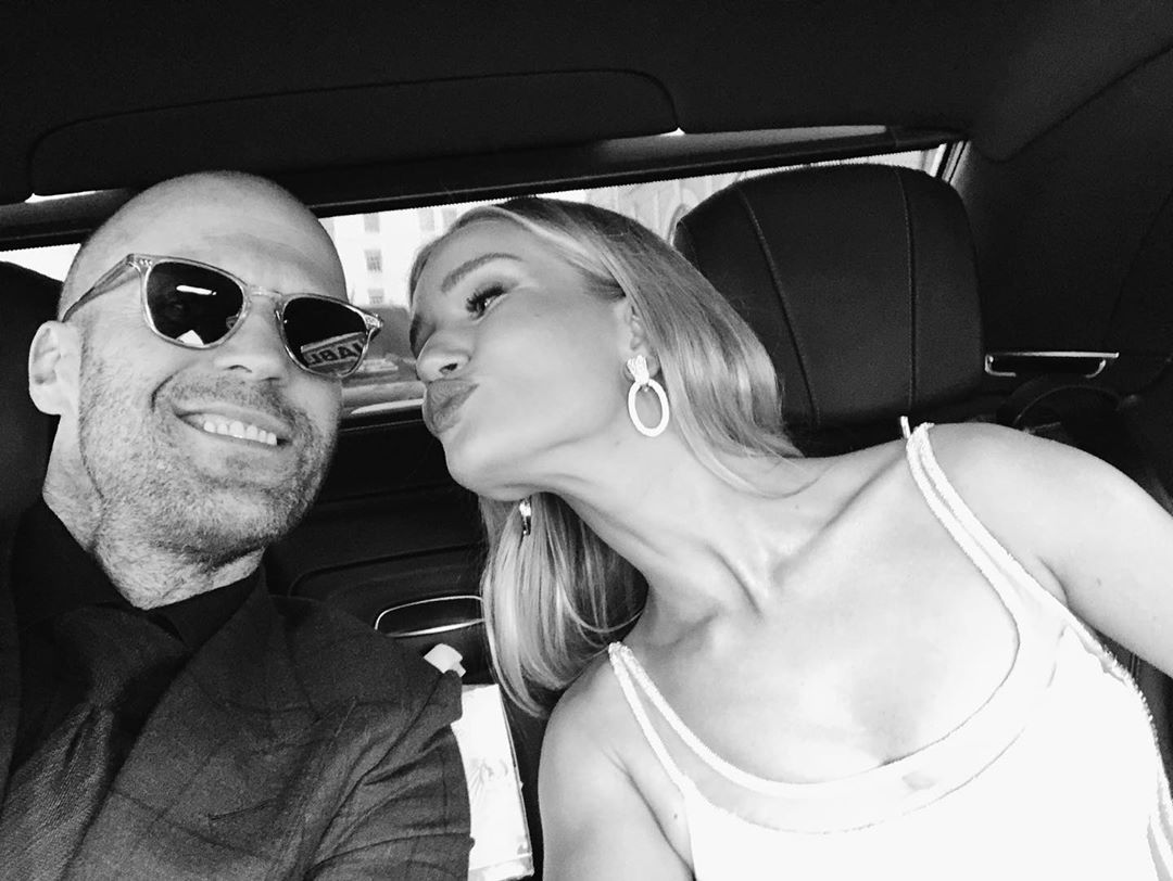 Взять на заметку: Роузи Хантингтон-Уайтли демонстрирует любимые вещи и учит их сочетать