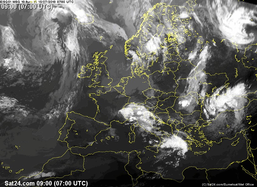 Готовьтесь жаловаться на жару: синоптик рассказала, когда в Украину вернется лето