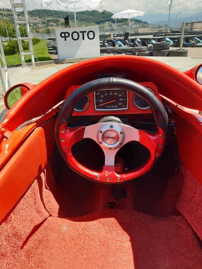 "Запорожец" превратили в болид Ferrari и выставили на продажу: фото "монстра"