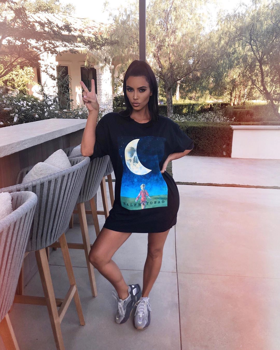 Никакого гламура: Ким Кардашьян порадовала поклонников простым образом