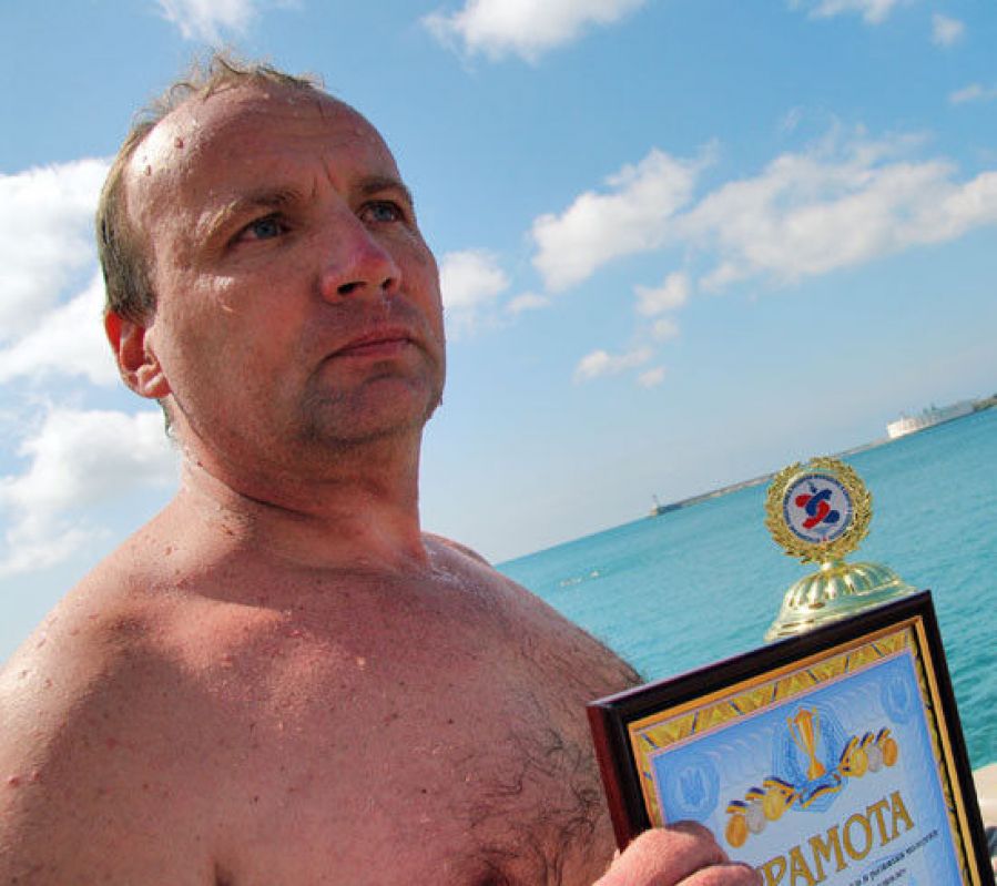 Пловец-рекордсмен из Крыма написал Зеленскому: хочу выехать наконец из этой зоны