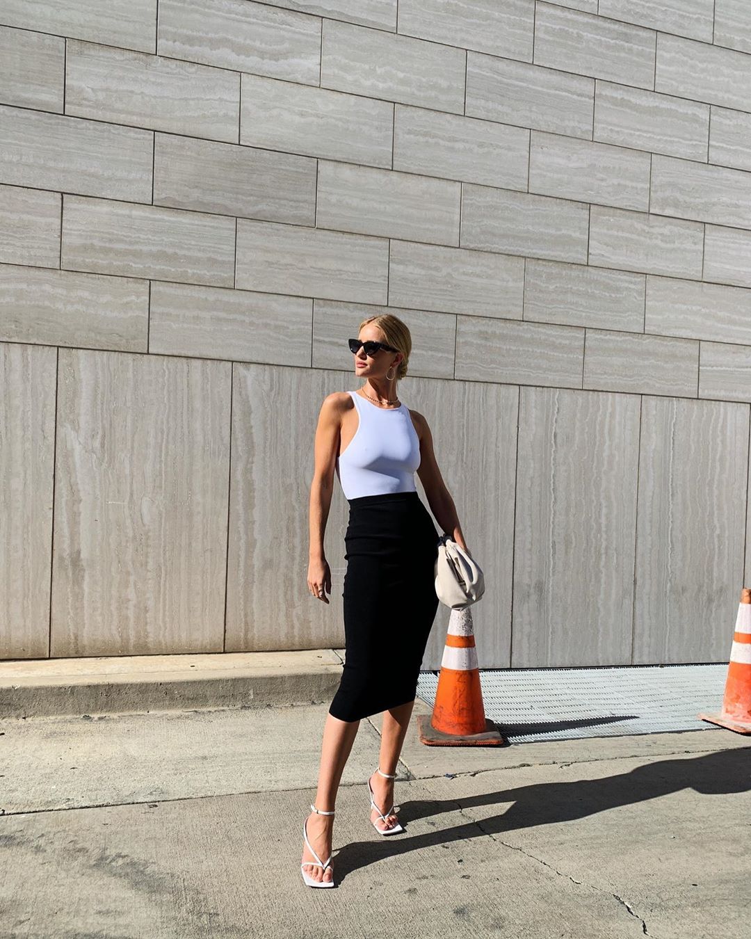 Икона стиля: Роузи Хантингтон-Уайтли демонстрирует безупречный образ для бизнес-леди