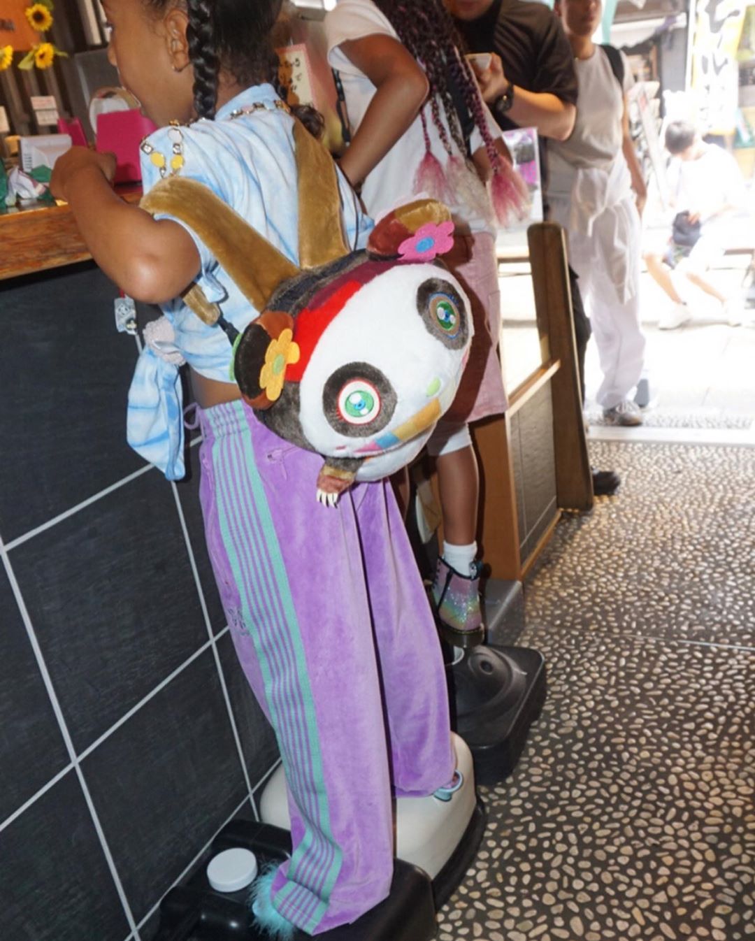 Вся в маму! Кім Кардашьян захопила мережу стильним вбранням своєї 6-річної доньки