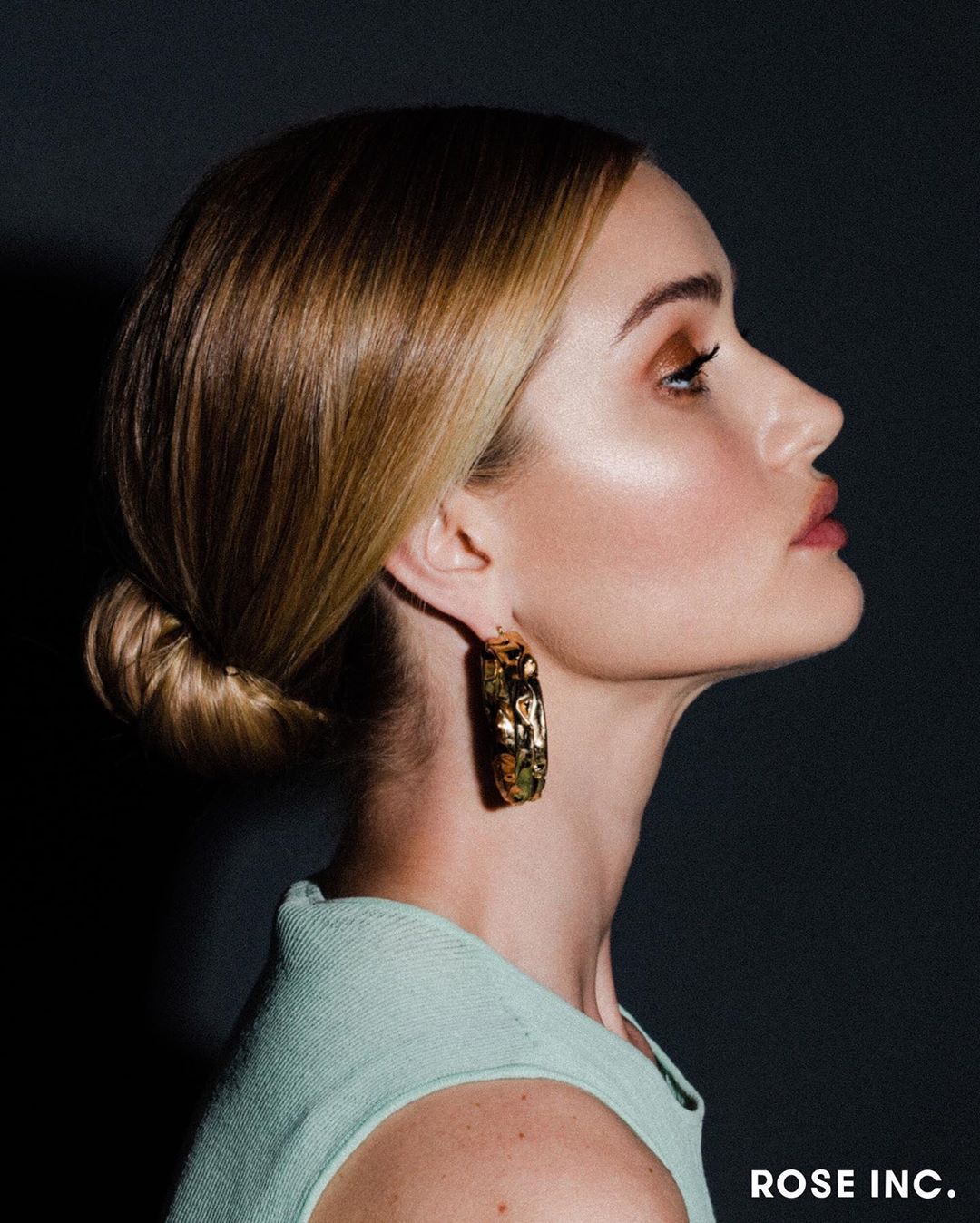 Она идеальна: Роузи Хантингтон-Уайтли восхитила новым чувственным образом