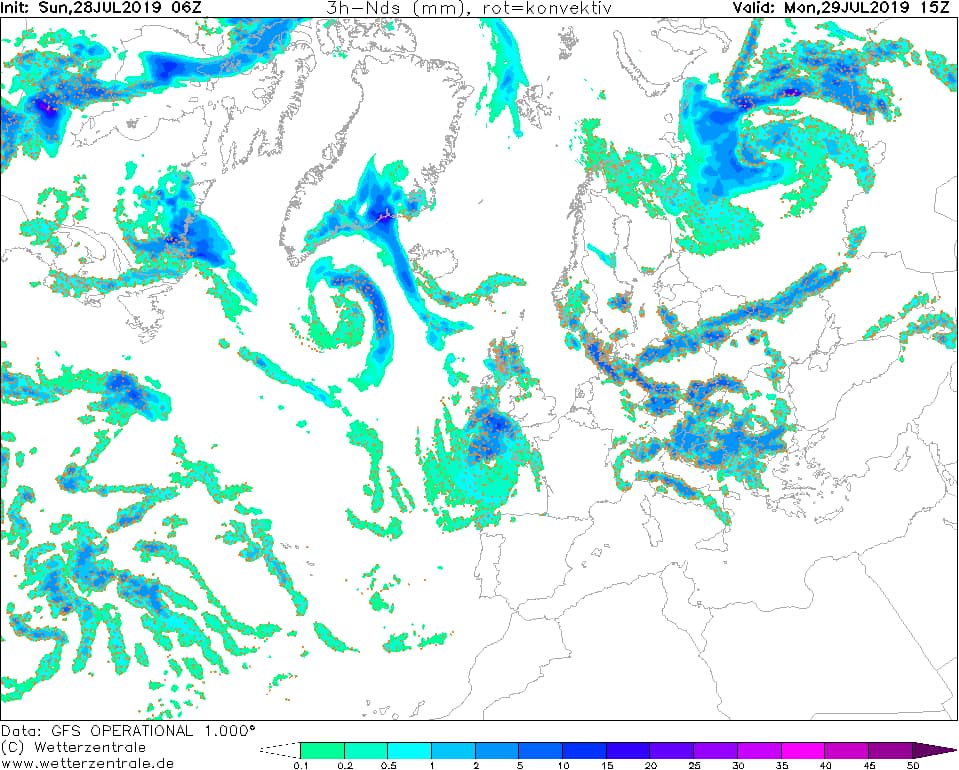 Грозы и аномальная жара: синоптик разочаровала прогнозом на понедельник