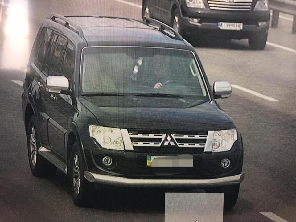 Под Киевом мужчина семь раз выстрелил в человека и скрылся: все подробности