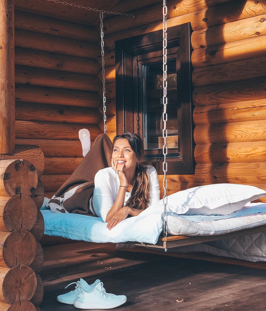 Мрійлива Регіна Тодоренко показала постільна фото в незвичайному місці